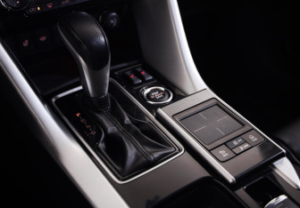 Подержанный автомобиль Mitsubishi Eclipse Cross 2019 года (16 фото)