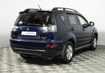 Подержанный автомобиль Mitsubishi Outlander 2011 года (5 фото)
