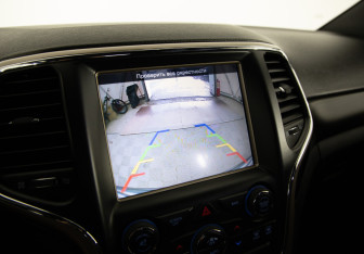 Подержанный автомобиль Jeep Grand Cherokee 2013 года (18 фото)