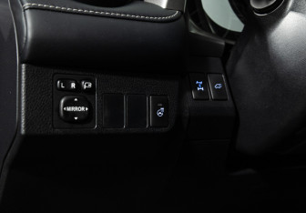 Подержанный автомобиль Toyota RAV4 2018 года (15 фото)