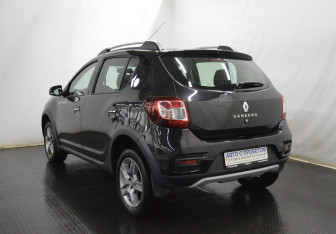 Подержанный автомобиль Renault Sandero 2020 года (7 фото)