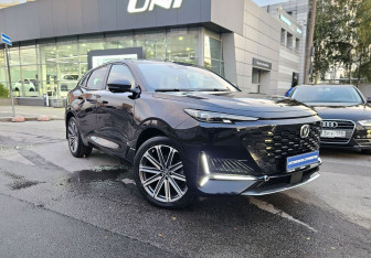 Подержанный автомобиль Changan UNI-K 2023 года (3 фото)