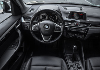 Подержанный автомобиль BMW X1 2019 года (15 фото)