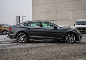 Подержанный автомобиль Audi A5 Liftback 2021 года (6 фото)