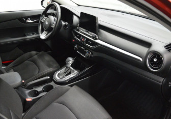 Подержанный автомобиль Kia Cerato Sedan 2019 года (12 фото)