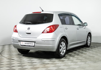 Подержанный автомобиль Nissan Tiida Hatchback 2010 года (5 фото)