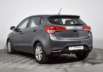 Подержанный автомобиль Kia Rio Hatchback 2016 года (7 фото)