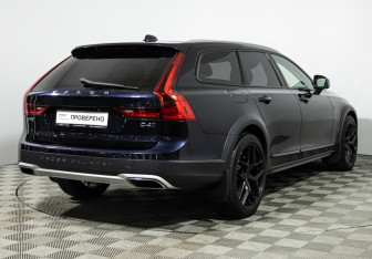 Подержанный автомобиль Volvo V90 Cross Country 2017 года (5 фото)