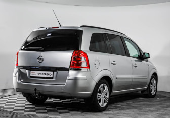 Подержанный автомобиль Opel Zafira Compactvan 2012 года (5 фото)