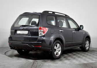 Подержанный автомобиль Subaru Forester Suv 2008 года (5 фото)