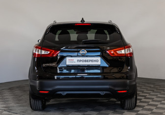 Подержанный автомобиль Nissan Qashqai 2017 года (6 фото)