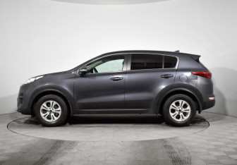 Подержанный автомобиль Kia Sportage 2018 года (8 фото)