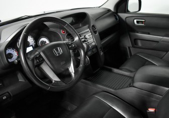 Подержанный автомобиль Honda Pilot 2012 года (9 фото)