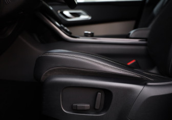 Подержанный автомобиль Land Rover Range Rover Velar 2017 года (27 фото)