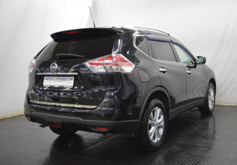 Подержанный автомобиль Nissan X-Trail 2015 года (5 фото)