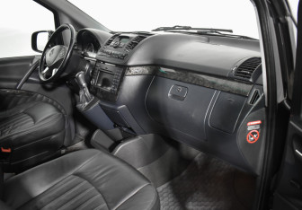 Подержанный автомобиль Mercedes-Benz Viano 2013 года (13 фото)
