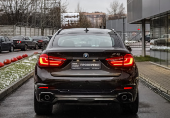 Подержанный автомобиль BMW X6 2016 года (6 фото)