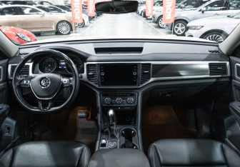 Подержанный автомобиль Volkswagen Teramont 2018 года (14 фото)