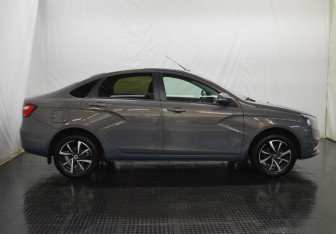 Подержанный автомобиль LADA (ВАЗ) Vesta Sedan 2017 года (4 фото)