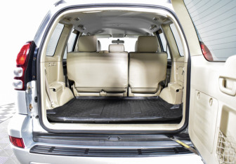 Подержанный автомобиль Toyota Land Cruiser Prado 2008 года (18 фото)