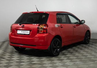 Подержанный автомобиль Toyota Corolla Hatchback 2006 года (5 фото)