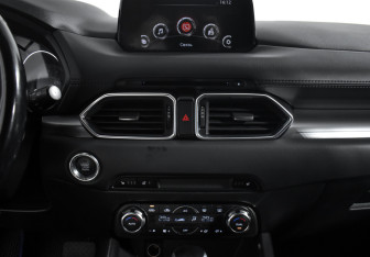 Подержанный автомобиль Mazda CX-5 2017 года (17 фото)