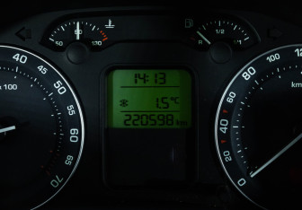 Подержанный автомобиль Skoda Octavia Liftback 2005 года (16 фото)