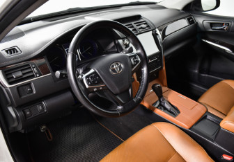 Подержанный автомобиль Toyota Camry Sedan 2016 года (9 фото)