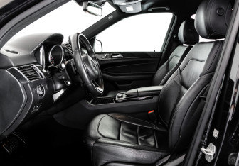 Подержанный автомобиль Mercedes-Benz GLE 2016 года (27 фото)