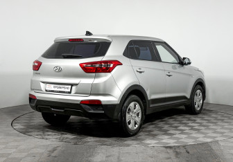 Подержанный автомобиль Hyundai Creta 2017 года (5 фото)