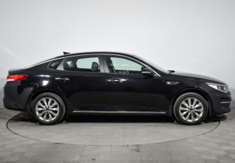 Подержанный автомобиль Kia Optima Sedan 2017 года (4 фото)