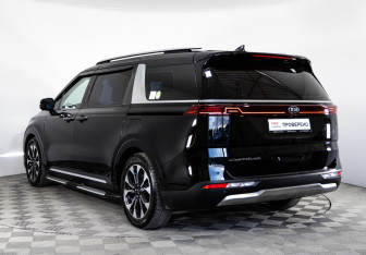 Подержанный автомобиль Kia Carnival 2020 года (7 фото)