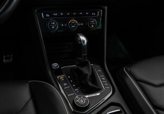 Подержанный автомобиль Volkswagen Tiguan 2019 года (13 фото)