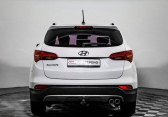 Подержанный автомобиль Hyundai Santa Fe 2012 года (6 фото)
