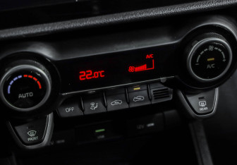 Подержанный автомобиль Kia Rio Sedan 2020 года (16 фото)