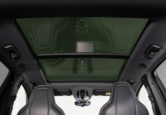 Подержанный автомобиль Porsche Cayenne 2018 года (36 фото)