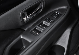 Подержанный автомобиль Mitsubishi Outlander 2021 года (10 фото)
