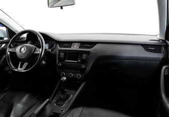 Подержанный автомобиль Skoda Octavia Liftback 2017 года (9 фото)