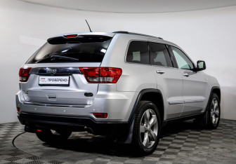 Подержанный автомобиль Jeep Grand Cherokee 2012 года (5 фото)