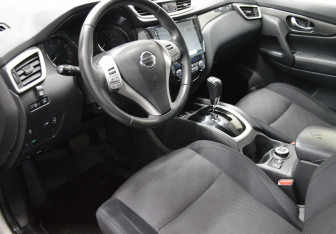 Подержанный автомобиль Nissan X-Trail 2018 года (10 фото)