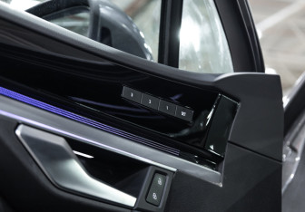 Подержанный автомобиль Volkswagen Touareg 2019 года (25 фото)