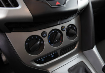 Подержанный автомобиль Ford Focus Wagon 2012 года (12 фото)