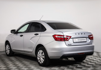 Подержанный автомобиль LADA (ВАЗ) Vesta Sedan 2016 года (7 фото)
