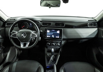 Подержанный автомобиль Renault Arkana 2019 года (13 фото)