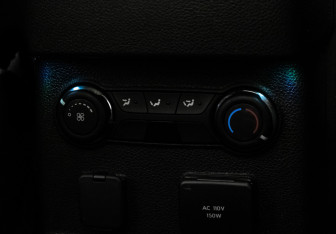 Подержанный автомобиль Ford Explorer 2013 года (26 фото)