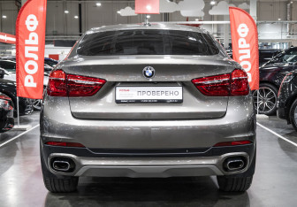 Подержанный автомобиль BMW X6 2019 года (12 фото)