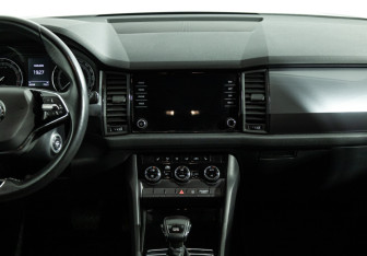 Подержанный автомобиль Skoda Kodiaq 2021 года (14 фото)