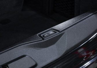 Подержанный автомобиль BMW X7 2023 года (14 фото)