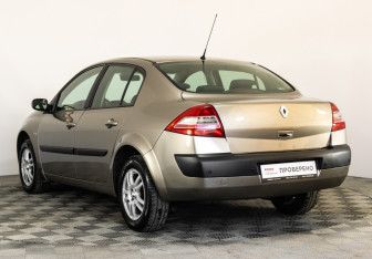 Подержанный автомобиль Renault Megane Sedan 2008 года (7 фото)