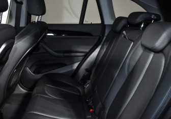 Подержанный автомобиль BMW X1 2020 года (12 фото)